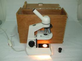 Mikroskop von Hertel und Reuss