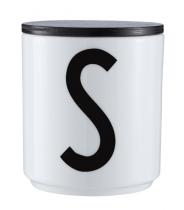 B | Typographie Tasse | Arne Jacobsen | Design Letters