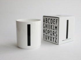 I | Typographie Tasse | Arne Jacobsen | Design Letters