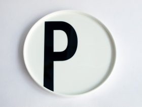 P | Typographie Teller | Arne Jacobsen | Design Letters