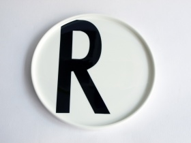 R | Typographie Teller | Arne Jacobsen | Design Letters