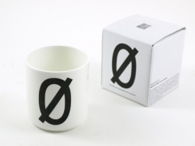 Ø| Typographie Tasse | Arne Jacobsen | Design Letters