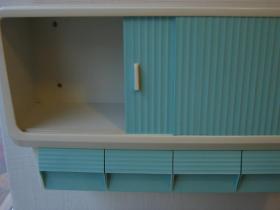 60er Jahre kleines Kchenhngeschrnkchen