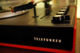 Telefunken Hit 2000 LS - Plattenspieler mit Boxen