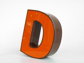 Leuchtbuchstabe | D | orange + braun