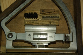 Uraltes Messgert / Winkelmesser