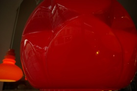70er Deckenlampe | rotes Überfangglas | Peill & Putzler 